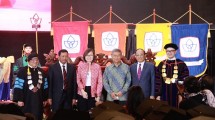 Wisuda President University dihadiri oleh Wakil Menteri Ekonomi Kreatif Irene Umar, Chairman President University SD Darmono, Rektor President University Prof. Handa, Ketua Yayasan Presiden Prof Budi Susislo Soepandji, Dekan DKV Agus Canny