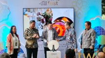 Irjen Kemenperin, M. Rum saat membuka pameran keramik tableware dan glassware (Foto: Ridwan/Industry.co.id)