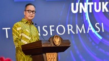 Menteri Perindustrian Agus Gumiwang Kartasasmita