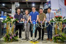 CSAP buka Mitra10 dan Atria di Garut Hadirkan Konsep One Stop Shopping. (kika) 1. Rully Diyantino, GM Operasional Mitra10 2. Oktavianus Kusuma, National Head Of Marketing, Merchandising, & Support Atria 3. Indra Gunawan, Direktur Mitra10 4. Dick Chandra, National Head of Sales, Distribution & System Atria 5. Puttipong Areerob, Corporate Finance PT Catur Sentosa Adiprana Tbk 