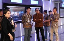 Wamenperin Faisol Riza saat melakukan kunjungan ke Huawei inovation center