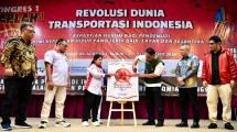 Menkop Budi Arie Setiadi saat meresmikan pendirian KOPDI