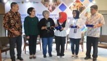 dari kiri:Executive Director Jalin Foundation, Dian Rosdiana; Ketua Tim Kerja Imunisasi Usia Sekolah dan Sumber Daya, Direktorat Pengelolaan Imunisasi Kementerian Kesehatan, dr. Lily Banonah, M.Epid; Ketua Tim Kerja Strategi Komunikasi, Informasi, dan Edukasi Kesehatan Kementerian Kesehatan, Dhefi Ratnawati, S.Gz, M.K.M,; dan Kepala Bidang P2P Dinas Kesehatan Kabupaten Bogor, Adang Mulyana, SKM., M.Epid. 