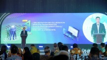 Zhou Tao, Director of the Business Development Dept, Huawei Optical Business Product Line memberi sambutan di acara ulang tahun MASTEL ke-31 di Jakarta.