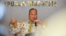 Menteri Perindustrian Agus Gumiwang Kartasasmita 