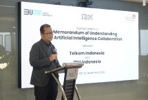 Direktur Strategic Portfolio Telkom Budi Setyawan Wijaya saat memberikan sambutan pada acara penandatangan Memorandum of Understanding (MoU) antara PT Telkom Indonesia (Persero) Tbk (Telkom) dan PT IBM Indonesia (IBM) 