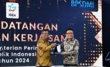 Kepala BPSDMI, Masrokhan (kiri) dan Presiden T&G Scholarship Foundation, Kim Seung-Taek (kanan) pada penandatanganan MoU.