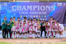 Tim Dynamix Soccer School Tuban kelompok usia 15 tahun berhasil meraih juara 1 ajang Piala ASSEKAB 2024 Tuban, pada 29 Desember 2024 lalu.