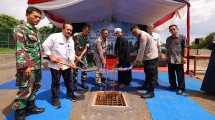 Peletakan batu pertama pembangunan gedung sekolah Assalam