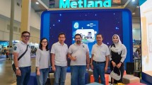 Jajaran manajemen dan direksi Metland bersama Orpin saat berfoto bersama 