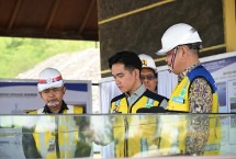Wakil Presiden RI, Gibran Rakabuming Raka mengunjungi Bendungan Manikin NTT bersama direksi PTPP