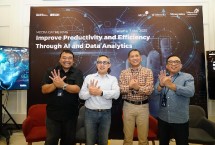 (kiri ke kanan) Direktur Operation dan Sales MDMedia Pujo Pramono, Direktur Utama Infomedia Eddy Sofryano, CEO TelkomMetra Pramasaleh Haryo Utomo, dan VP Corporate Communication Telkom Andri Herawan Sasoko saat foto bersama pada acara Media Gathering “Improve Productivity and Efficiency Through AI and Data Analytics” di Jakarta, pada Rabu (7/5).