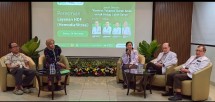 Caption foto (ki-ka) : Pasien HDF, dr. Mega Febrianora, Sp.JP (K), FIHA, FAPSC, dr. Ni Made Hustrini, Sp.PD-KGH, Prof. Dr. Jose Roesma, Ph. D, Sp.PD, KGH. L, Dr. Ginova Nainggolan Sp.PD, KGH.