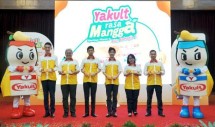 Yakult Indonesia meluncurkan varian Yakult rasa baru, Mangga.