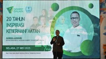 Ketua Pengurus Yayasan Dompet Dhuafa Republika; Ahmad Juwaini.