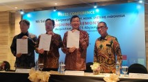 Konferensi pers penandatanganan akuisisi NS Solutions Corporation dengan WCS Abysena