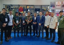 Stand Wong Hang Bersaudara (WHB) di Indo Defense 2025 Expo & Forum ramai dikunjungi tentara.