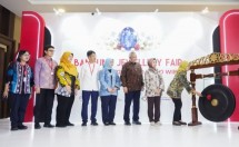 Dirjen IKMA Kemenperin, Reni Yanita membuka resmi penyelenggaraan Bandung Jewellery Fair (BJF) 2025, kolaborasi dengan Asosiasi Pengusaha Emas dan Permata Indonesia (APEPI) yang berlangsung pada 5–8 Juni 2025 di Sudirman Grand Ballroom, Bandung.