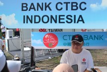 President Director of Bank CTBC Indonesia, Iwan Satawidinata saat ditemui wartawan dalam acara Taiwan Excellence Happy Run 2025 yang digelar di Pasar Seni Ancol, Jakarta, Minggu (15 Juni 2025).