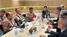 Menperin Agus Gumiwang Kartasasmita saat bertemu dengan prinsipal otomotif Jepang