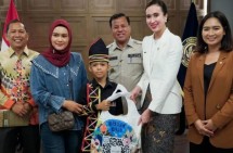 Keterangan Foto (Ist) Kunjungan Rayyan Arkan Dhika bersama Bupati Kuantan Singingi ke Kementerian Pariwisata RI.