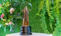 Green SM menyabet penghargaan Green Leadership pada ajang Asia Responsible Enterprise Awards (AREA) 2025 di Bangkok.