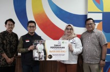 Caption: PT Qualita Indonesia kembali menunjukkan kepedulian sosialnya dengan menunaikan zakat perusahaan melalui Dompet Dhuafa. Penyaluran zakat ini dilakukan pada Selasa (29/07/2025) di kantor pusat PT Qualita Indonesia, Bekasi Utara, Kota Bekasi.