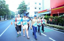 Menteri Perindustrian Agus Gumiwang Kartasasmita, dalam kegiatan Fun Run and Walk yang menjadi puncak rangkaian GBN feat. Industrial Festival 2025 di Pasaraya Blok M, Jakarta, Minggu (3/8).