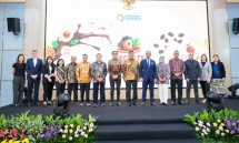 Keterangan Foto (tengah): Wakil Menteri Perindustrian Faisol Riza, saat menghadiri pembukaan Business Matching dan pameran Specialty Indonesia di Jakarta, Senin (4/8).