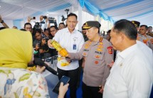 Kapolri Jenderal Listyo Sigit Prabowo menghadiri kegiatan Kick Off Gerakan Pangan Murah (GPM) di Kantor Bulog Jakarta, Kelapa Gading, Jakarta Utara, Kamis (14/8/2025).