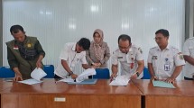 Penandatanganan Berita Acara Serah Terima (BAST) bantuan pompa air untuk BP (Brigade Pangan)