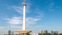 Monumen Nasional (Monas) Objek Wisata di DKI Jakarta (Foto:http://suzieicus.com)