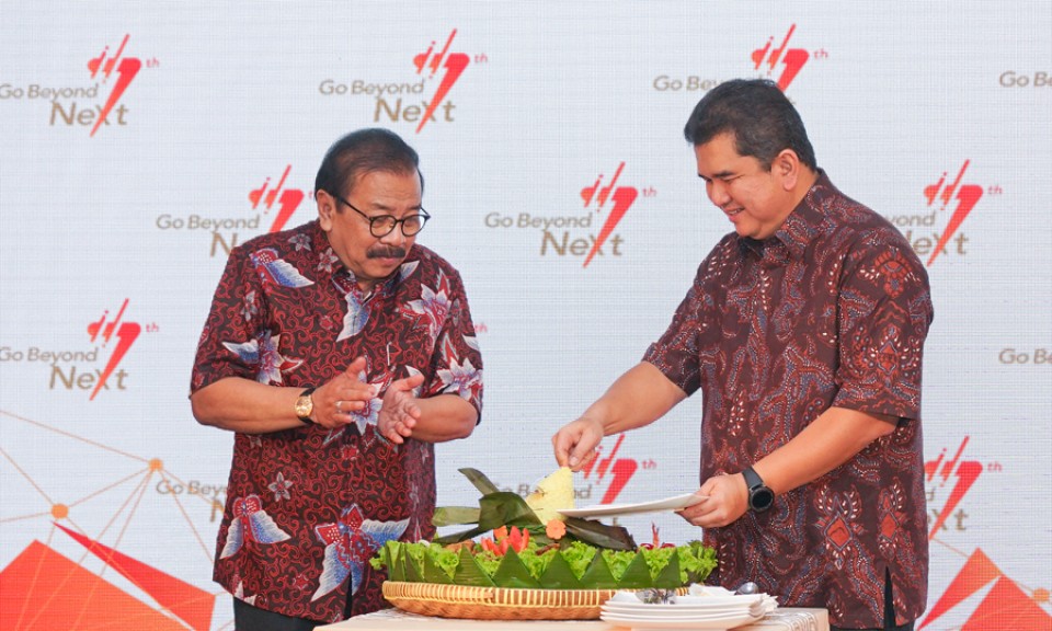 Peringati Ulang Tahun Ke-7, Semen Indonesia Gelar Tasyakuran dan Beri Penghargaan Karyawan