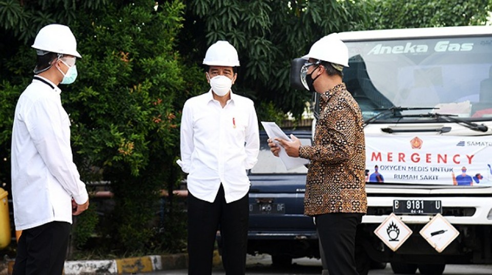 Menperin Dampingi Presiden Jokowi Meninjau PT Aneka Gas Industri
