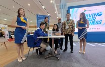 Kunjungan Menteri Perindustrian Republik Indonesia, Agus Gumiwang Kartasasmita di booth Astra Financial