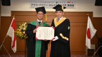 Menperin Agus Raih Gelar Doktor Kehormatan dari Universitas Hiroshima