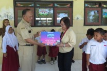 Lewat Program “School of Happiness”, DAIKIN Beri Dukungan Perlengkapan Sekolah