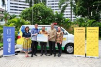 Allianz Syariah & Maybank Indonesia Ajak Nasabah Berbagi Kebaikan melalui Wakaf Ambulans untuk Dompet Dhuafa