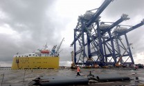 Container Crane Baru Kuala Tanjung